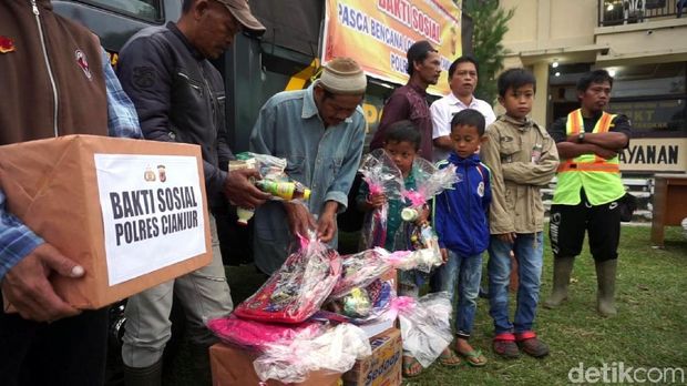Tim Konseling Polres Cianjur Hibur Anak-anak di Takokak