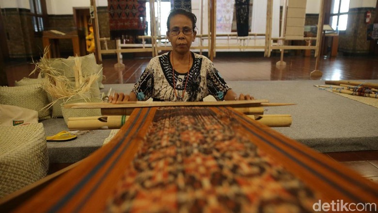 Pameran Kain Tenun Sumba Timur Pameran kain tenun bertajuk