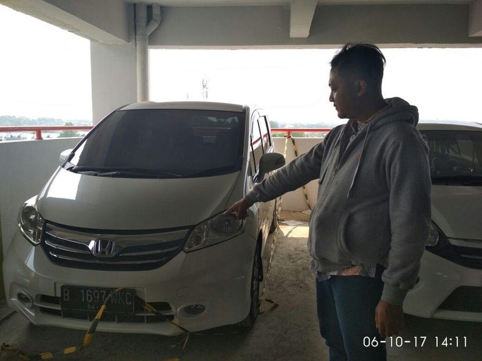 Mobil PNS Dibobol Maling di Tempat Parkir Pemkot Tangsel