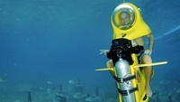 Bosan mencoba diving dengan cara yang berbeda? Cobalah Underwater Scooter. Menyelam, tapi pakai skuter! (Bali Underwater Scooter)