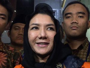 Sangkal Terima Suap, Bupati Kukar: Uang dari Jual 15 Kg Emas Bapak
