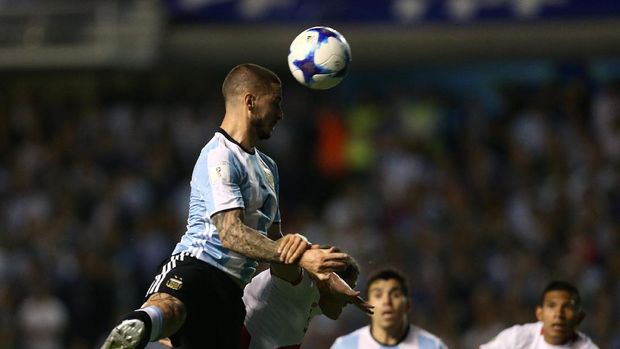 Diimbangi Peru, Argentina Makin Terjepit