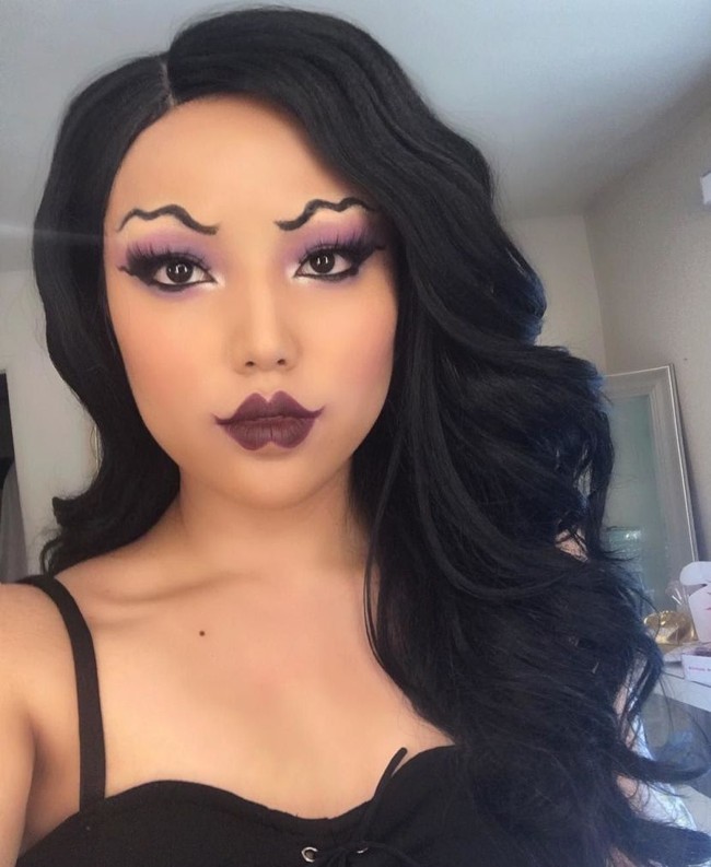 Alis gelombang menjadi viral dimana-mana. Tidak hanya tren internasional saja, netizen lokal hingga beauty influencer Indonesia seperti Astrid Satwika mengikuti tren alis gelombang ini. Foto: Instagram