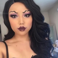 Alis gelombang menjadi viral dimana-mana. Tidak hanya tren internasional saja, netizen lokal hingga beauty influencer Indonesia seperti Astrid Satwika mengikuti tren alis gelombang ini. Foto: Instagram