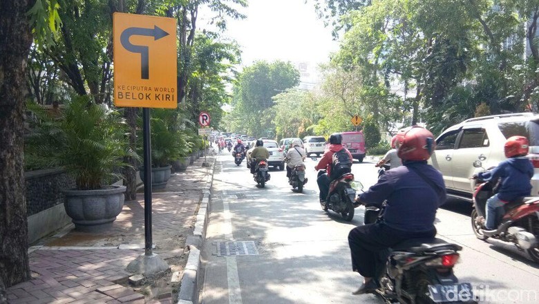 Ada Rambu  Rute Mal di Surabaya yang Desainnya Lucu