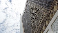 Masjid megah ini berlokasi di Kecamatan Padang Utara, Kota Padang, Sumatera Barat. (Randy/detikTravel)
