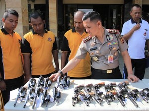Kapolres Bandung Sita Senpi Berkarat Milik Anggotanya
