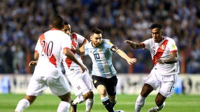Messi Melempem, Argentina pun Mejan