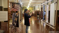 Pameran ini menampilkan berbagai jenis kain tenun dari Sumba Timur.
