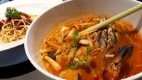 Udang juga kerap jadi isian tom yum. Di Greyhound Cafe, Anda bisa mencicip Noodle in Tom Yum Koong. Isiannya rice vermicelli, jamur dan satu ekor King Prawn. Foto: dok. detikFood