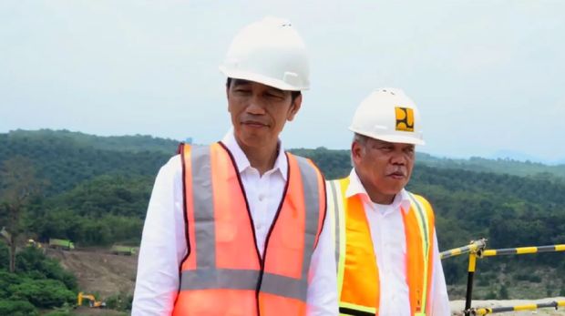 Presiden Jokowi dan Menteri PUPR di Bendungan Karian