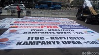 Ini spanduk-spanduk  yang disiapkan. Foto: Anggi Ayu Reni Kuswoyo-detikcom