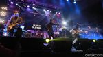 Penampilan Efek Rumah Kaca di Synchronize Fest 2017
