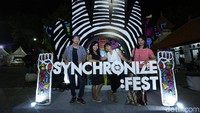 Pose di depan kamera. (Foto: Synchronize Fest 2017 (Asep/detikHOT)