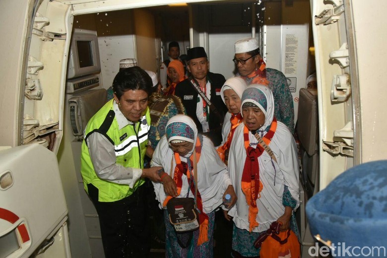 Kemenhub: Penerbangan Haji 2017 Lancar dan Ketepatan Waktu Tinggi Kemenhub: Penerbangan Haji 2017 Lancar dan Ketepatan Waktu Tinggi