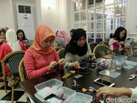 Belajar Makeup Wedding dan Anting Tassel di Wolipop Women's Lounge