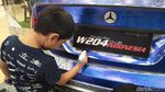Coret-coret Mercedes-Benz Malah Cetak Rekor Muri