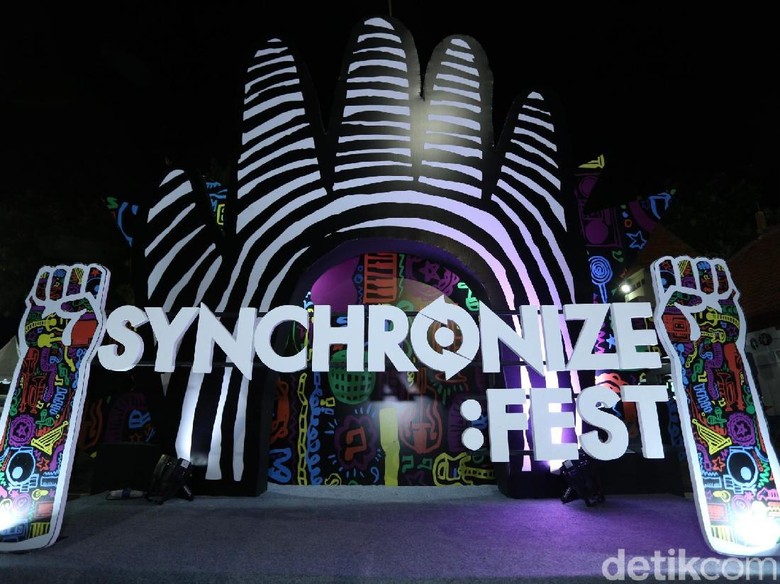 Orkes Moral Pengantar Minum Racun Tutup Synchronize Fest 2017 Hari Kedua Orkes Moral Pengantar Minum Racun Tutup Synchronize Fest 2017 Hari Kedua