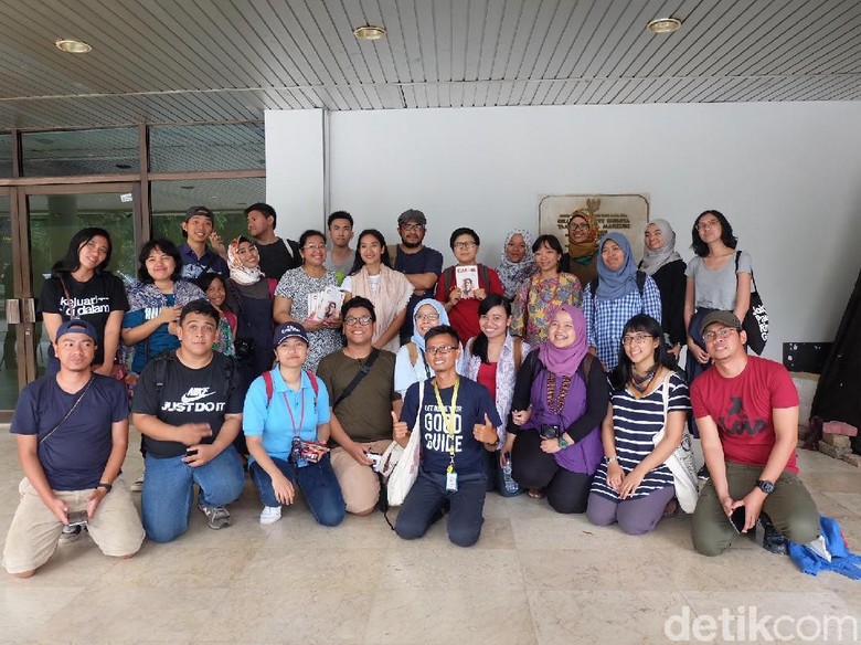 Napak Tilas Jejak Chairil Anwar Napak Tilas Jejak Chairil Anwar