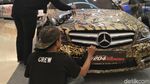 Coret-coret Mercedes-Benz Malah Cetak Rekor Muri