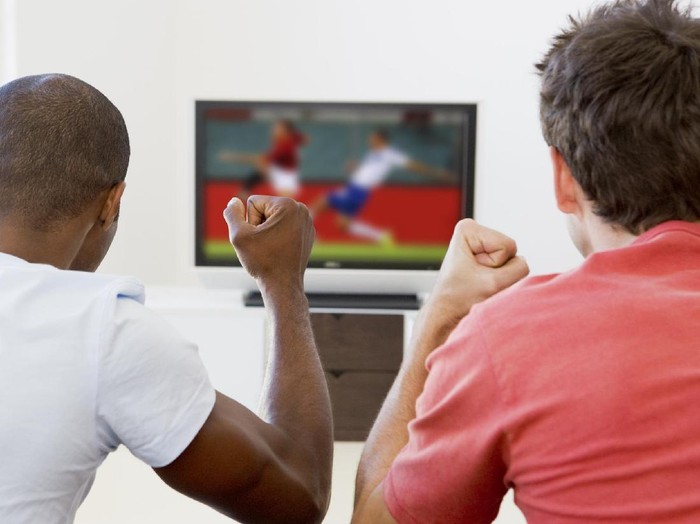 Ilustrasi nonton bola Ilustrasi nonton bola