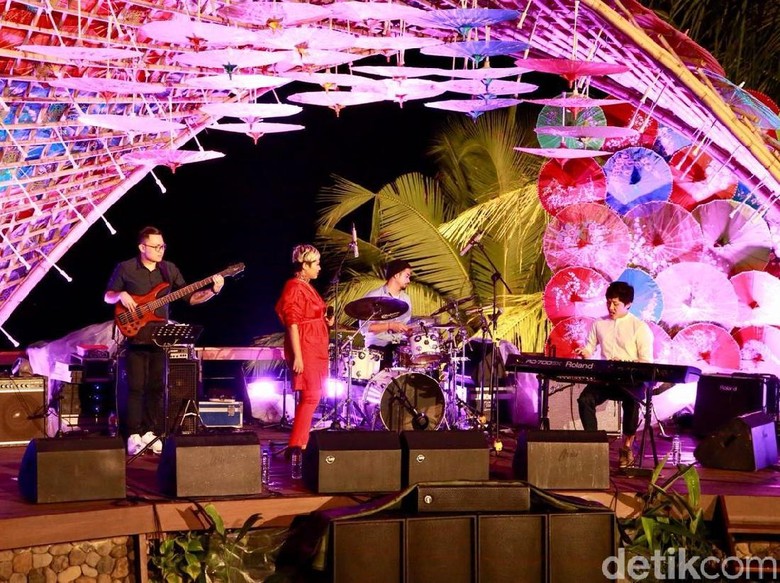 Semaraknya Ijen Summer Jazz di Kaki Gunung Ijen Semaraknya Ijen Summer Jazz di Kaki Gunung Ijen