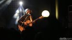 Dialog Dini Hari Tampil Memukau di Synchronize Fest 2017