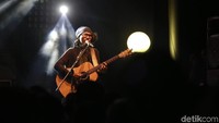 Dialog Dini Hari menyajikan lagu-lagu yang sudah dinantikan penggemarnya. (Foto: Dialog Dini Hari (Asep/detikHOT)
