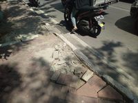 Sisa tanah dan batu