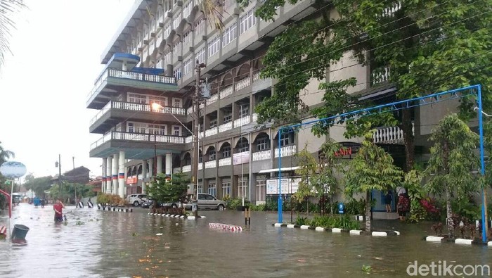 Curah Hujan Tinggi Sebabkan Cilacap Banjir
