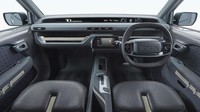 Untuk penggerak mobil menggunakan mesin 2.000 cc yang dipadukan dengan sistem hybrid. Foto: Pool (Toyota)