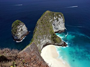Tebing di Bali Seperti Dinosaurus