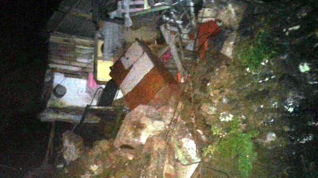 Diguyur Hujan, Rumah Warga di Cisaat Sukabumi Ambrol