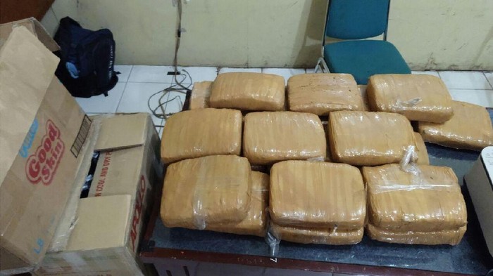 Kirim Ganja 20 Kg, Mahasiswa di Aceh Ditangkap