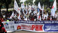 Massa bergerak dari lapangan IRTI Monas pada pukul 10.15 WIB.