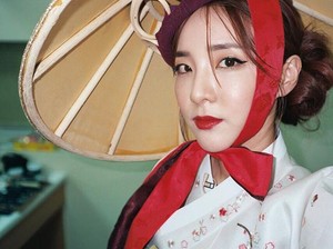 Artis Korea Jadi Kontroversi karena Pakai Baju Ini di Hari Libur Nasional