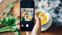 Setelah mengambil foto, mereka juga menghabiskan waktu lama untuk mengedit sebelum unggah fotonya.