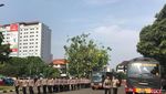 Beda Persiapan Polisi dan Buruh Jelang Demo Hari Layak Upah