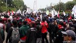 Tuntut Upah Layak, Buruh Longmarch ke Istana