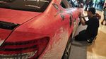 Coret-coret Mercedes-Benz Malah Cetak Rekor Muri
