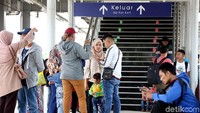 Pengembangan jaringan dan peningkatan pelayanan di lintas Bekasi–Cikarang ini bertujuan untuk memperpanjang lintas pelayanan KRL dari Bekasi ke arah Cikarang.