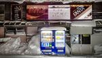 Unik! Fotografer Ini Abadikan Potret Vending Machine yang Tertutup Salju