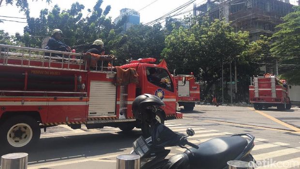 Kebakaran Padam, Lalin di Jalan Sabang Kembali Dibuka