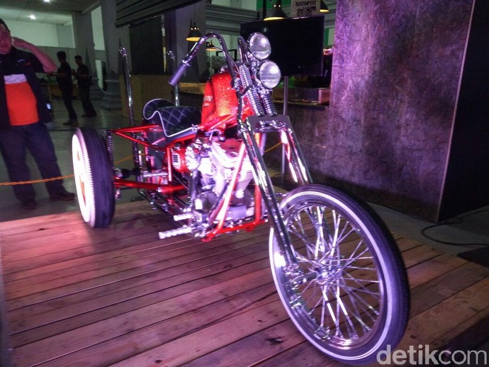 Melihat dari Dekat Ojo Dumeh, Motor Roda Tiga Hadiah 