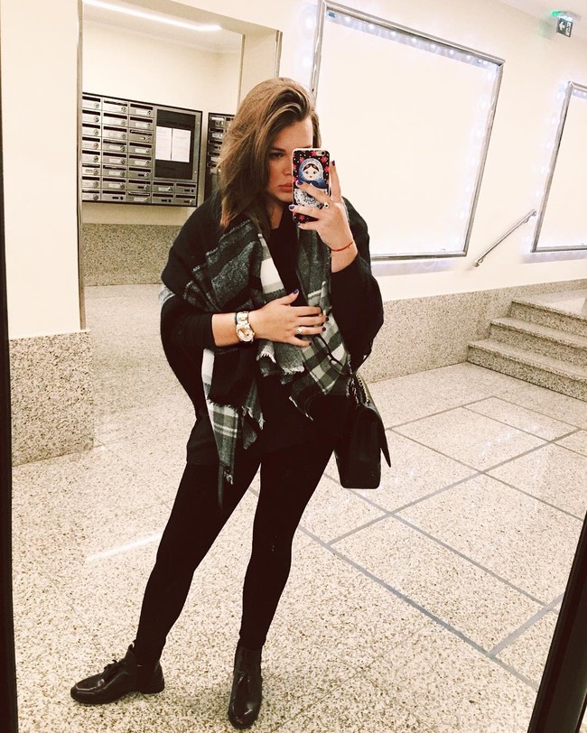 Grace Kelly menjadi bagian dari keluarga kerajaan Monako ketika menikahi Pangeran Rainier III di tahun 1956. Grace meninggal di usia 52 tahun karena kecelakaan yang disebabkan oleh serangan stroke. Foto: Dok. Instagram