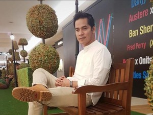 Chaca Thakya Akhirnya Hamil, Ricky Perdana Beri Ciuman Mesra
