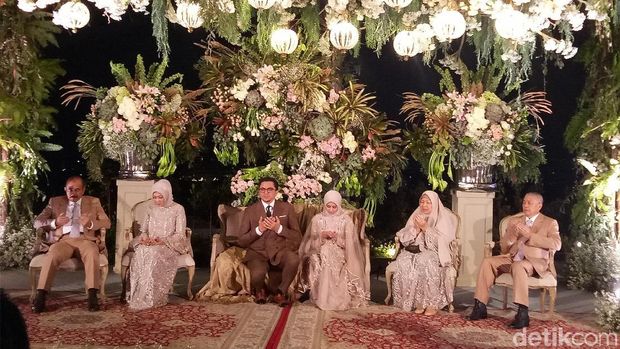 Cerita Desainer yang Rancang Jumpsuit Laudya Cynthia Bella untuk Resepsi