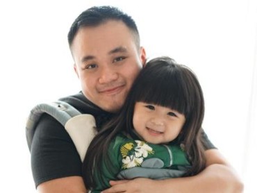 Tingkah Menggemaskan Baby Moonella, si Selebgram Cilik