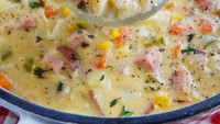 Sup yang gurih ini dikenal dengan Chowder. Jagung manis dipadukan dengan kentang dan wortel serta daging asap yang dipotong kecil. Bisa ditambahkan kacang polong. Kuahnya memakai susu segar hingga rasanya gurih mantap.Foto: Pinterest