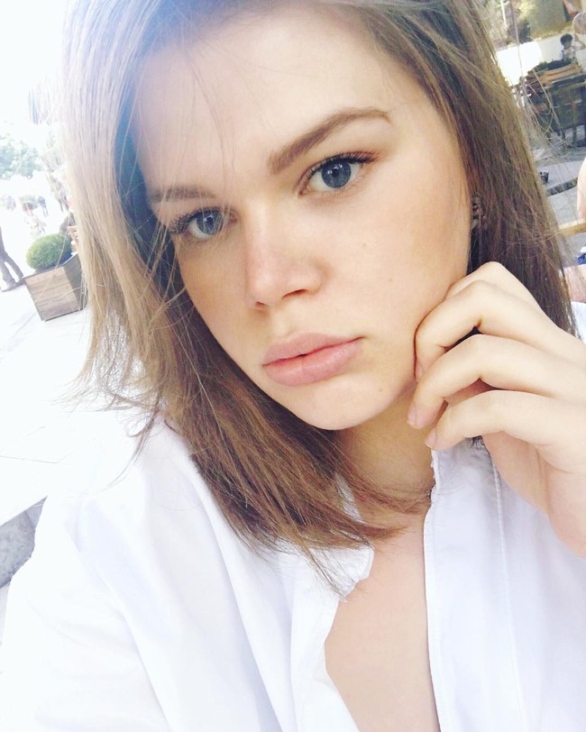 Tanpa perlu jadi selebriti, Camille Gottlieb terkenal di dunia maya. Ia memiliki 30 ribu lebih followers di Instagram. Foto: Dok. Instagram